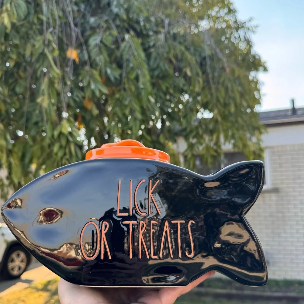 Rae Dunn LICK OR TREATS Fish-shaped Cat Treat Snack Ceramic Canister